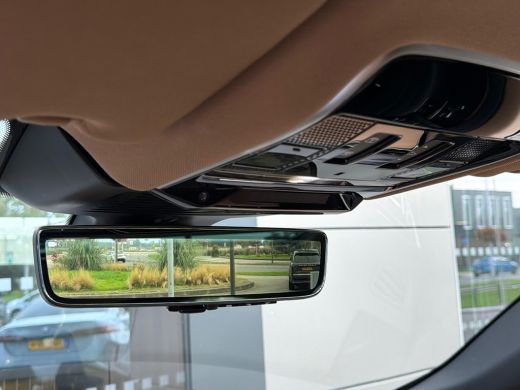 Land Rover Range Rover Sport P550e Autobiography | Vierwielsturing | Afn trekhaak | Massage | 23" Carbon | Softclose | Koelbox... ActivLease financial lease