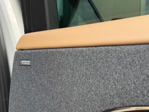 Land Rover Range Rover Sport P550e Autobiography | Vierwielsturing | Afn trekhaak | Massage | 23" Carbon | Softclose | Koelbox... ActivLease financial lease