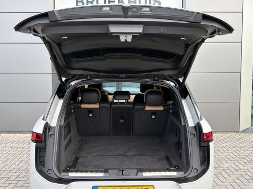 Land Rover Range Rover Sport P550e Autobiography | Vierwielsturing | Afn trekhaak | Massage | 23" Carbon | Softclose | Koelbox... ActivLease financial lease