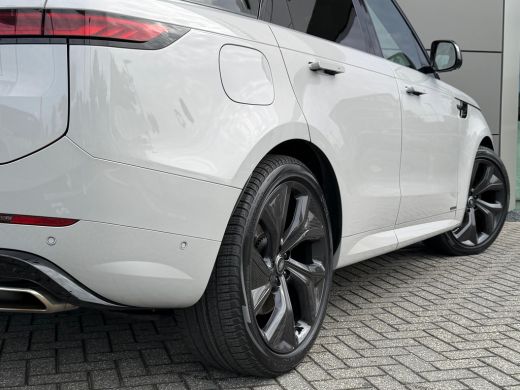Land Rover Range Rover Sport P550e Autobiography | Vierwielsturing | Afn trekhaak | Massage | 23" Carbon | Softclose | Koelbox... ActivLease financial lease