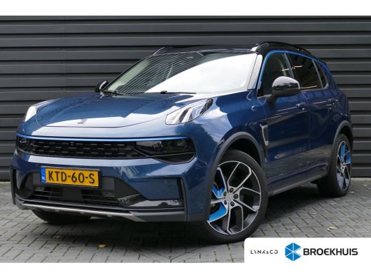Lynk & Co 01 1.5 262PK PLUG-IN HYBRID AUTOMAAT / CAMERA V+A / PANO.DAK / KEYLESS / ELEKTR. ACHTERKLEP / 20" LM... ActivLease financial lease