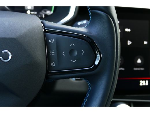 Lynk & Co 01 1.5 262PK PLUG-IN HYBRID AUTOMAAT / CAMERA V+A / PANO.DAK / KEYLESS / ELEKTR. ACHTERKLEP / 20" LM... ActivLease financial lease