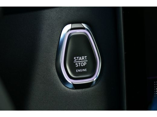 Lynk & Co 01 1.5 262PK PLUG-IN HYBRID AUTOMAAT / CAMERA V+A / PANO.DAK / KEYLESS / ELEKTR. ACHTERKLEP / 20" LM... ActivLease financial lease