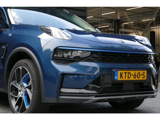 Lynk & Co 01 1.5 262PK PLUG-IN HYBRID AUTOMAAT / CAMERA V+A / PANO.DAK / KEYLESS / ELEKTR. ACHTERKLEP / 20" LM... ActivLease financial lease