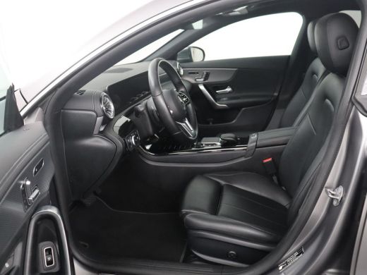 Mercedes-Benz CLA Shooting Brake 200 Business Solution Luxury | Panoramadak | Adaptive cruise | Memory | Trekhaak |... ActivLease financial lease