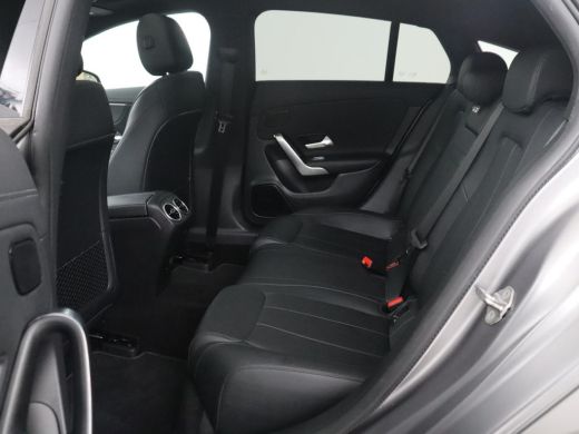 Mercedes-Benz CLA Shooting Brake 200 Business Solution Luxury | Panoramadak | Adaptive cruise | Memory | Trekhaak |... ActivLease financial lease