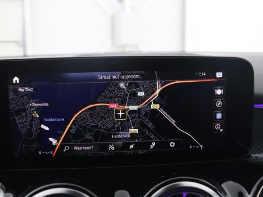Mercedes-Benz GLB | Panoramadak | Memory | Leder/alcantara | Trekhaak | Cruise control | Stoelverwarming | Camera |... ActivLease financial lease