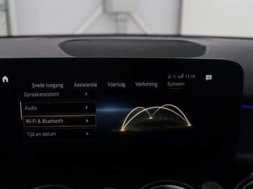 Mercedes-Benz GLB | Panoramadak | Memory | Leder/alcantara | Trekhaak | Cruise control | Stoelverwarming | Camera |... ActivLease financial lease