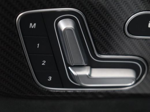Mercedes-Benz GLB | Panoramadak | Memory | Leder/alcantara | Trekhaak | Cruise control | Stoelverwarming | Camera |... ActivLease financial lease