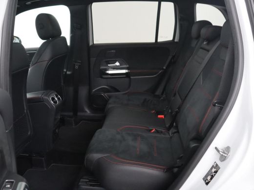 Mercedes-Benz GLB | Panoramadak | Memory | Leder/alcantara | Trekhaak | Cruise control | Stoelverwarming | Camera |... ActivLease financial lease