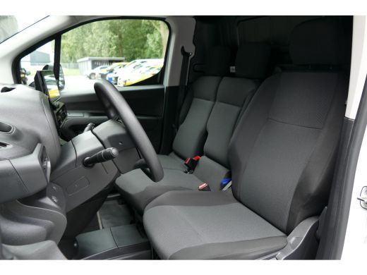 Opel Combo 1.5 DIESEL 100PK L1H1 / CARPLAY / BETIMMERING / KEYLESS / 3-ZITS / NAVI / AIRCO / LED / PDC / BLU... ActivLease financial lease