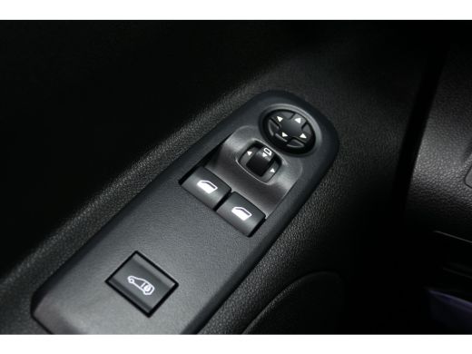 Opel Combo 1.5 DIESEL 100PK L1H1 / CARPLAY / BETIMMERING / KEYLESS / 3-ZITS / NAVI / AIRCO / LED / PDC / BLU... ActivLease financial lease