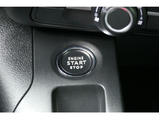Opel Combo 1.5 DIESEL 100PK L1H1 / CARPLAY / BETIMMERING / KEYLESS / 3-ZITS / NAVI / AIRCO / LED / PDC / BLU... ActivLease financial lease