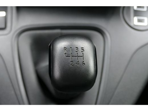 Opel Combo 1.5 DIESEL 100PK L1H1 / CARPLAY / BETIMMERING / KEYLESS / 3-ZITS / NAVI / AIRCO / LED / PDC / BLU... ActivLease financial lease