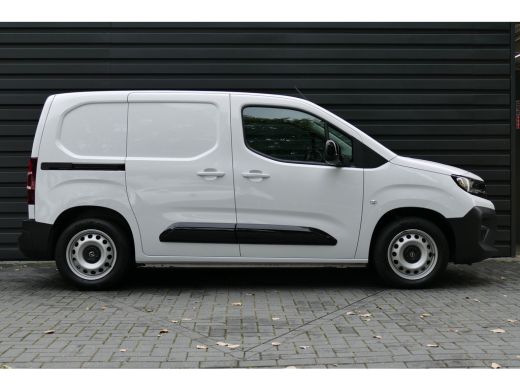 Opel Combo 1.5 DIESEL 100PK L1H1 / CARPLAY / BETIMMERING / KEYLESS / 3-ZITS / NAVI / AIRCO / LED / PDC / BLU... ActivLease financial lease