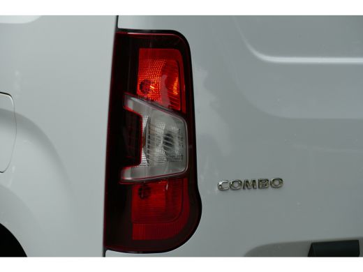 Opel Combo 1.5 DIESEL 100PK L1H1 / CARPLAY / BETIMMERING / KEYLESS / 3-ZITS / NAVI / AIRCO / LED / PDC / BLU... ActivLease financial lease