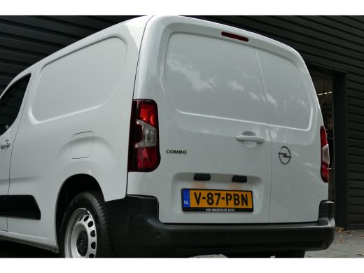 Opel Combo 1.5 DIESEL 100PK L1H1 / CARPLAY / BETIMMERING / KEYLESS / 3-ZITS / NAVI / AIRCO / LED / PDC / BLU... ActivLease financial lease