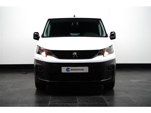 Peugeot Partner Premium L1 Camera | Cruise | Trekhaak | 5434 KM! | | Achteruitrijcamera | Cruise control | Trekhaak ActivLease financial lease