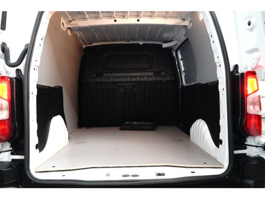 Peugeot Partner Premium L1 Camera | Cruise | Trekhaak | 5434 KM! | | Achteruitrijcamera | Cruise control | Trekhaak ActivLease financial lease