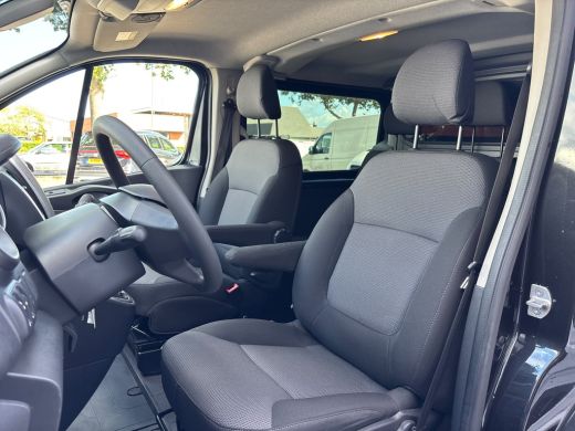 Renault Trafic 2.0 dCi 145 T29 L2H1 DC Comfort | Dubbel Cabine | Automaat | Trekhaak | Achteruitrij Camera | Led ActivLease financial lease