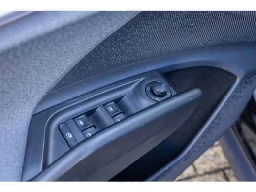 Skoda Enyaq iV 80 | SOH 93% | Apple Carplay/Android Auto | Achteruitrijcamera | Keyless | Stof/lederen bekleding... ActivLease financial lease