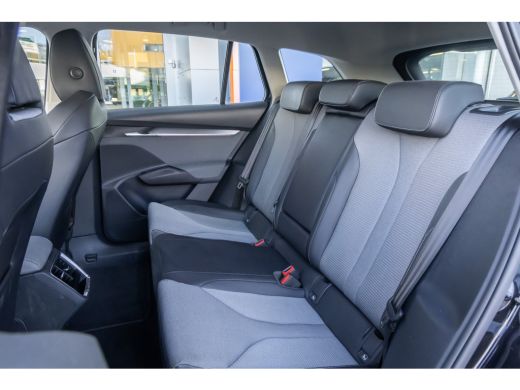 Skoda Enyaq iV 80 | SOH 93% | Apple Carplay/Android Auto | Achteruitrijcamera | Keyless | Stof/lederen bekleding... ActivLease financial lease