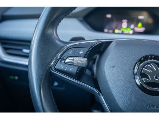 Skoda Enyaq iV 80 | SOH 93% | Apple Carplay/Android Auto | Achteruitrijcamera | Keyless | Stof/lederen bekleding... ActivLease financial lease
