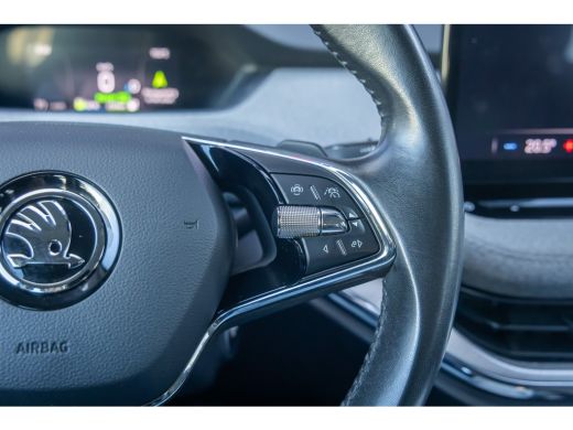 Skoda Enyaq iV 80 | SOH 93% | Apple Carplay/Android Auto | Achteruitrijcamera | Keyless | Stof/lederen bekleding... ActivLease financial lease