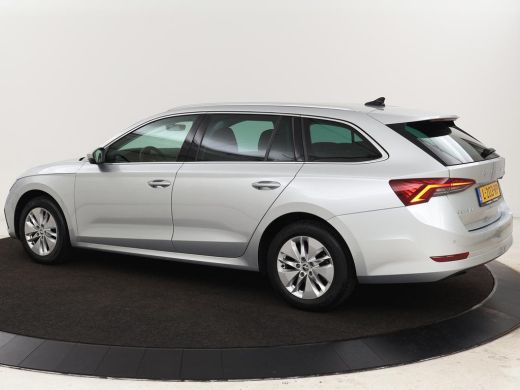 Skoda Octavia 1.0 TSI Business Edition | Carplay | Sfeerverlichting | Full LED | Navigatie | Parkeerhulp | Clim... ActivLease financial lease