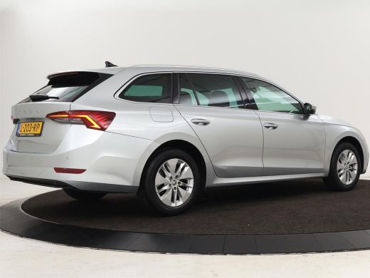 Skoda Octavia 1.0 TSI Business Edition | Carplay | Sfeerverlichting | Full LED | Navigatie | Parkeerhulp | Clim... ActivLease financial lease