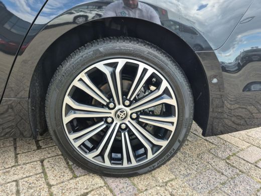 Toyota Corolla Touring Sports 2.0 Hybrid Executive ActivLease financial lease