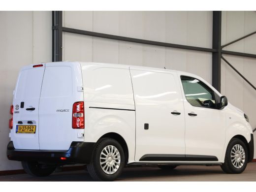 Toyota ProAce 1.5 D-4D Live Airco Cruise Navi Apple CarPlay ActivLease financial lease