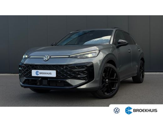 Volkswagen T-Roc 1.5 eTsi R-Line First Edition DSG | Panorama Dak | Camera | Apple Carplay | ActivLease financial lease