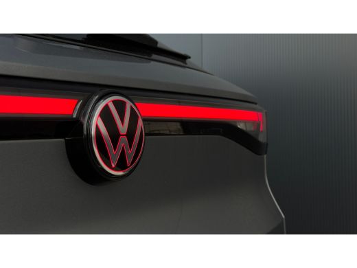 Volkswagen T-Roc 1.5 eTsi R-Line First Edition DSG | Panorama Dak | Camera | Apple Carplay | ActivLease financial lease