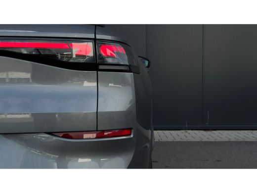 Volkswagen T-Roc 1.5 eTsi R-Line First Edition DSG | Panorama Dak | Camera | Apple Carplay | ActivLease financial lease