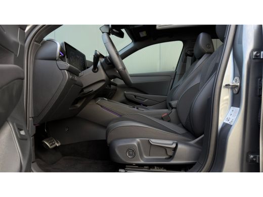 Volkswagen T-Roc 1.5 eTsi R-Line First Edition DSG | Panorama Dak | Camera | Apple Carplay | ActivLease financial lease