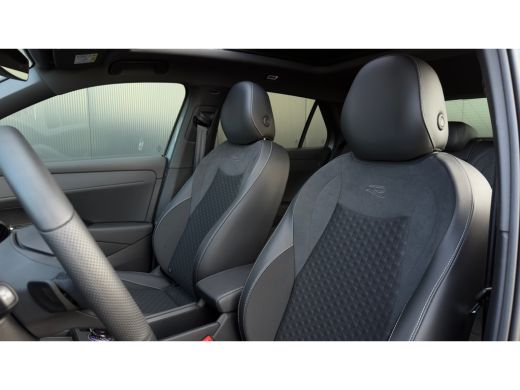 Volkswagen T-Roc 1.5 eTsi R-Line First Edition DSG | Panorama Dak | Camera | Apple Carplay | ActivLease financial lease