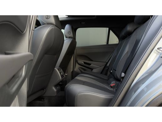 Volkswagen T-Roc 1.5 eTsi R-Line First Edition DSG | Panorama Dak | Camera | Apple Carplay | ActivLease financial lease