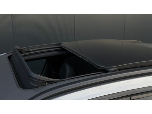Volkswagen T-Roc 1.5 eTsi R-Line First Edition DSG | Panorama Dak | Camera | Apple Carplay | ActivLease financial lease