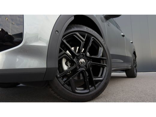 Volkswagen T-Roc 1.5 eTsi R-Line First Edition DSG | Panorama Dak | Camera | Apple Carplay | ActivLease financial lease
