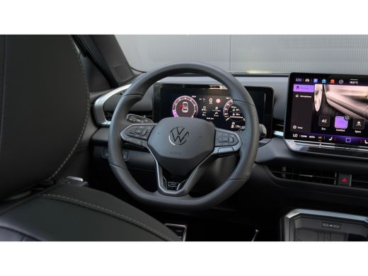 Volkswagen T-Roc 1.5 eTsi R-Line First Edition DSG | Panorama Dak | Camera | Apple Carplay | ActivLease financial lease