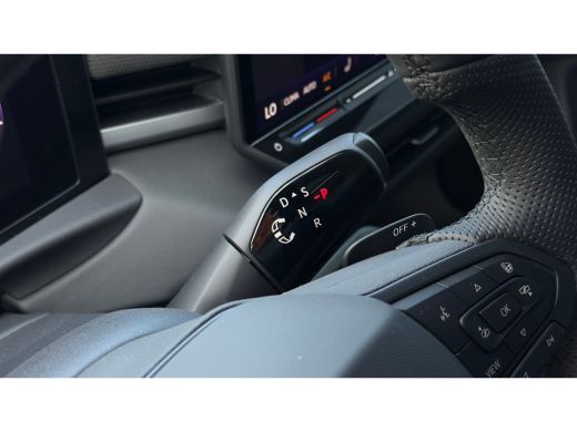 Volkswagen T-Roc 1.5 eTsi R-Line First Edition DSG | Panorama Dak | Camera | Apple Carplay | ActivLease financial lease