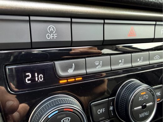 Volkswagen T-Roc 1.5 TSI Style Business Panoramadak, Stoelverwarming, App Connect ActivLease financial lease