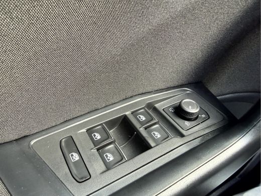 Volkswagen T-Roc 1.5 TSI Style Business Panoramadak, Stoelverwarming, App Connect ActivLease financial lease