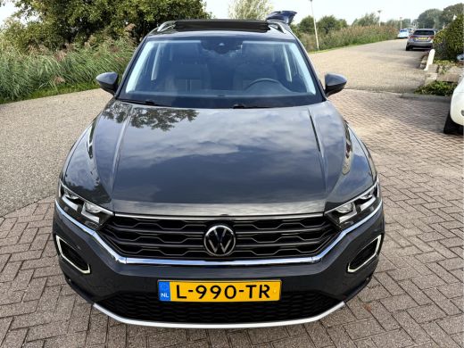 Volkswagen T-Roc 1.5 TSI Style Business Panoramadak, Stoelverwarming, App Connect ActivLease financial lease