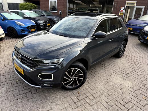 Volkswagen T-Roc 1.5 TSI Style Business Panoramadak, Stoelverwarming, App Connect ActivLease financial lease