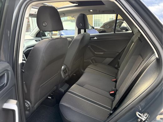 Volkswagen T-Roc 1.5 TSI Style Business Panoramadak, Stoelverwarming, App Connect ActivLease financial lease