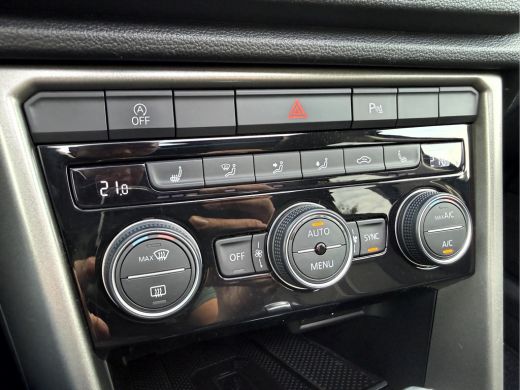 Volkswagen T-Roc 1.5 TSI Style Business Panoramadak, Stoelverwarming, App Connect ActivLease financial lease