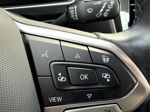 Volkswagen Tiguan 1.5 TSI Life Business Winterpakket, Trekhaak, Camera ActivLease financial lease