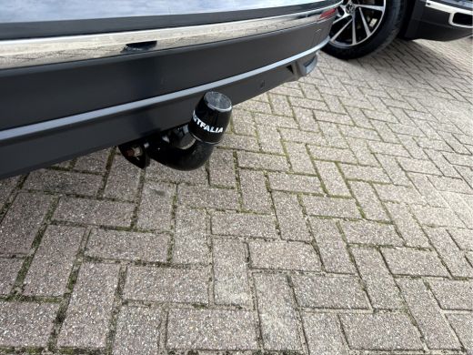 Volkswagen Tiguan 1.5 TSI Life Business Winterpakket, Trekhaak, Camera ActivLease financial lease